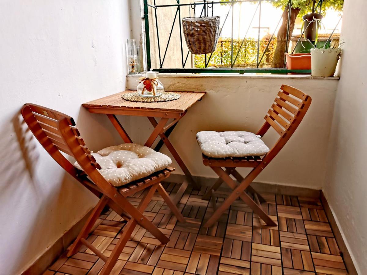 Cozyhome The Castle Apartment - Spacious, Quiet, High Ceiling 브라티슬라바 외부 사진