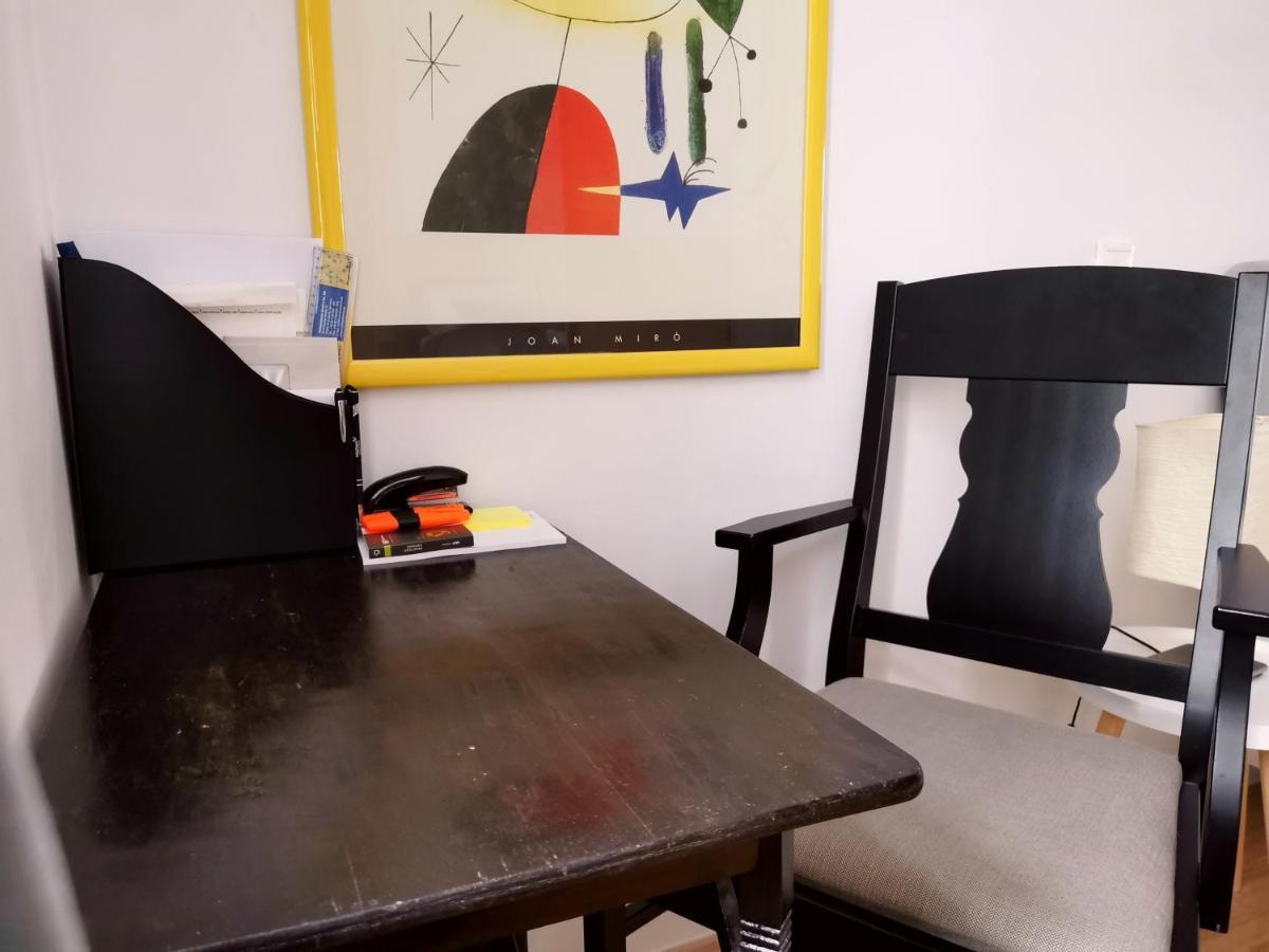 Cozyhome The Castle Apartment - Spacious, Quiet, High Ceiling 브라티슬라바 외부 사진