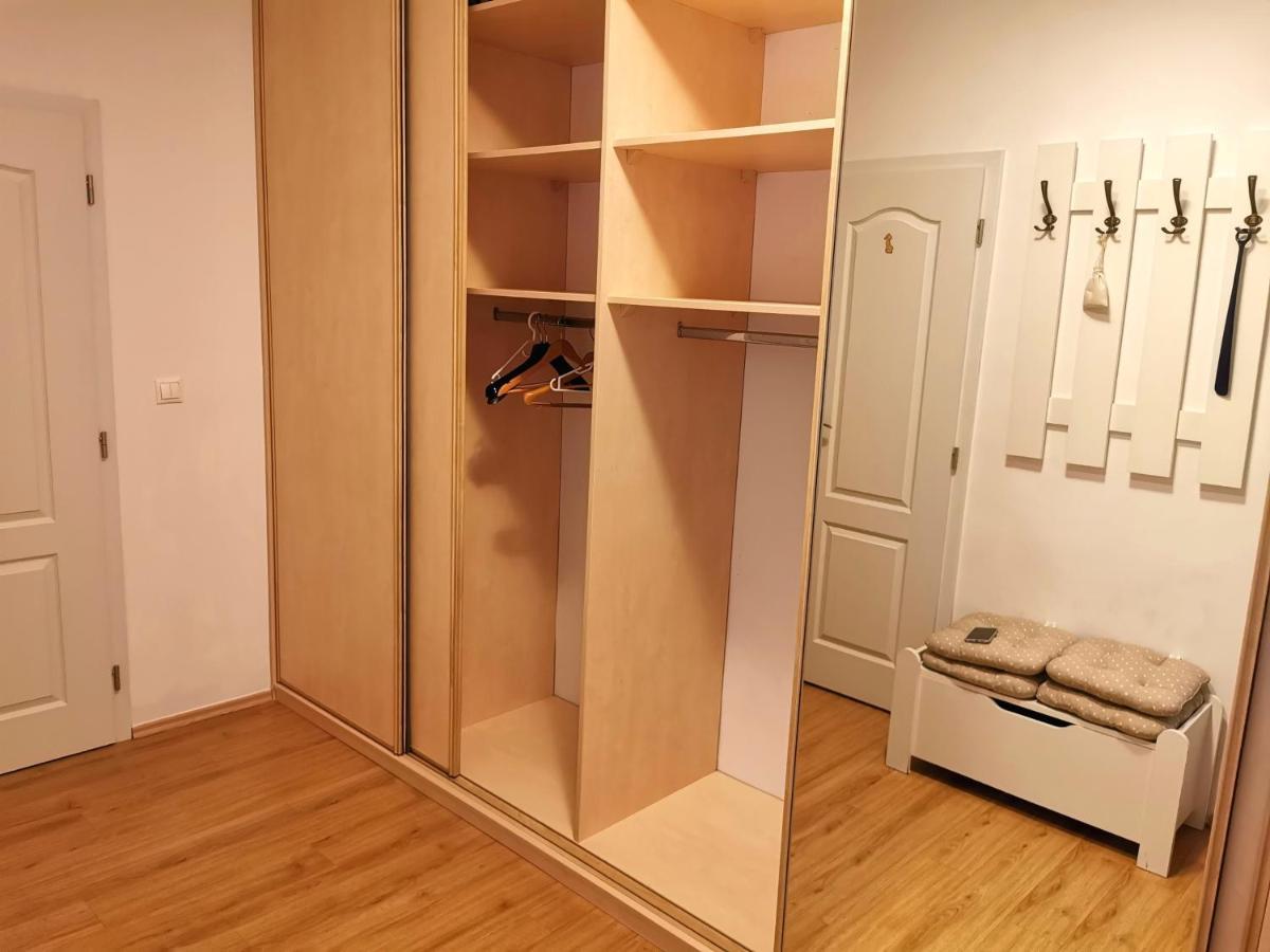 Cozyhome The Castle Apartment - Spacious, Quiet, High Ceiling 브라티슬라바 외부 사진
